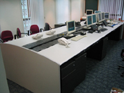 ���ڽ���̨